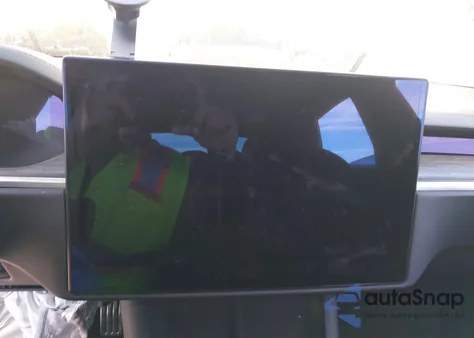 2022 Tesla Model S Dual Motor All-Wheel Drive z USA, uszkodzony, nr VIN 5YJSA1E51NF476315